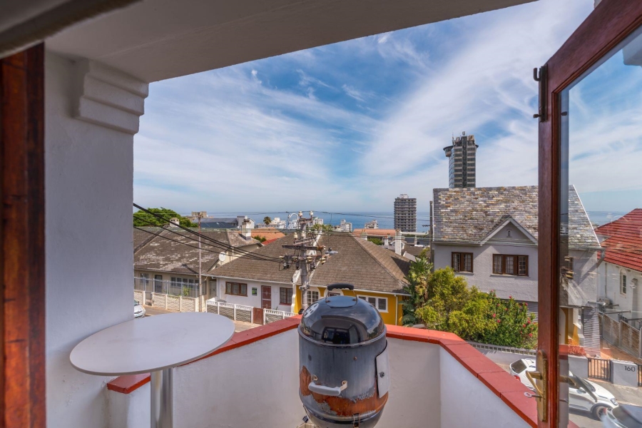 2 Bedroom Property for Sale in Sea Point Western Cape